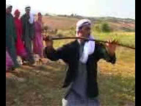 Qizlarin oynamasi