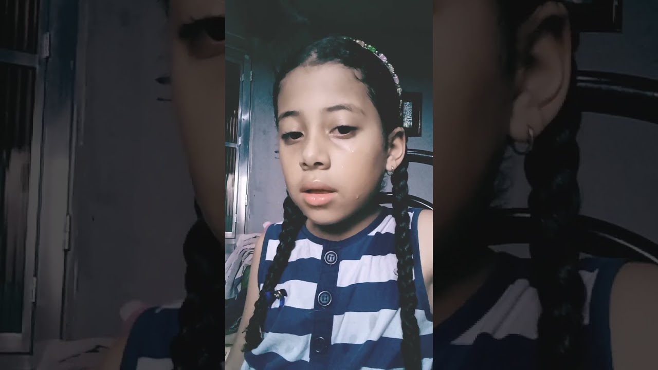 quando minha mãe pega outra criança no colo