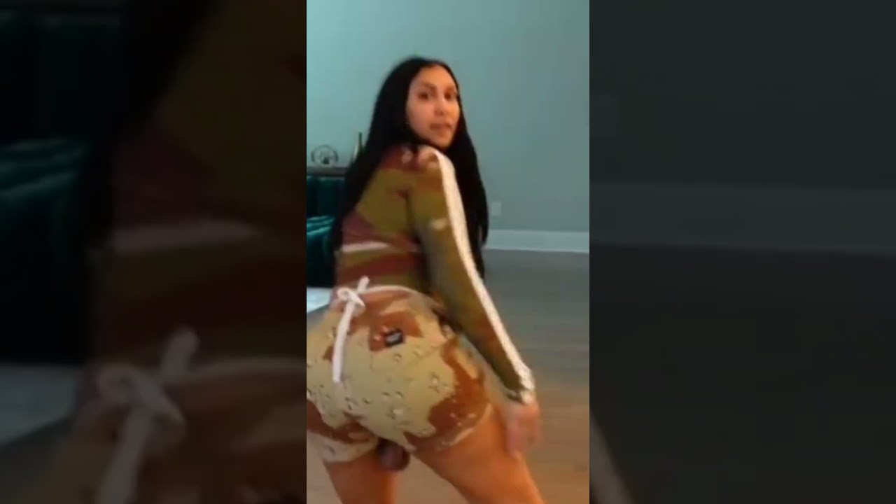 Queen & Clarence let their Nuts hang #shorts #follow #queennaija #clarencenyc #clarencenyctv #new