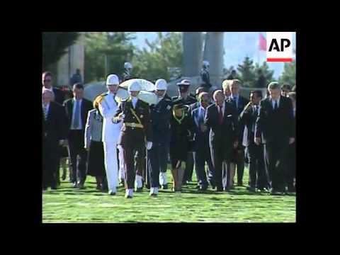 Queen Elizabeth and Duke of Edinburgh visit Turkey, lay wreath