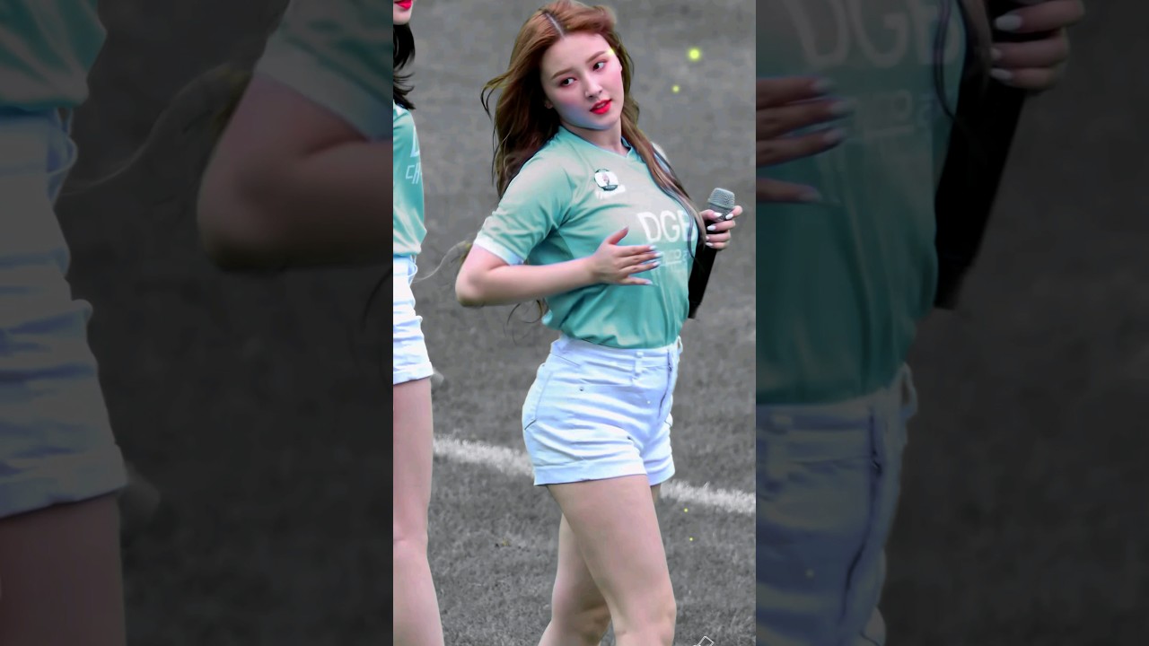 Queen of South Korea Nancy Momoland | Full Screen status #nancy #bts #kpop