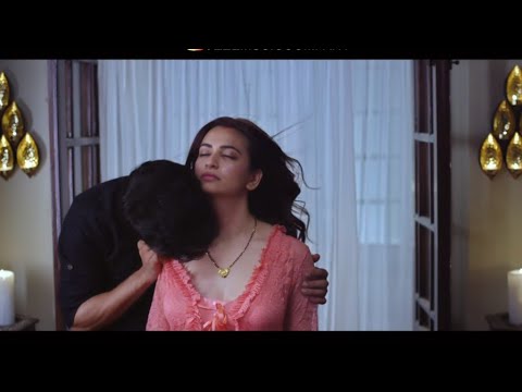 Raaz reboot Kriti kissing romantic bed scene Emraan hashmi