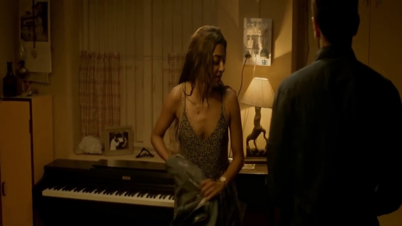 RADHIKA APTE HOT F****NG SCENE....