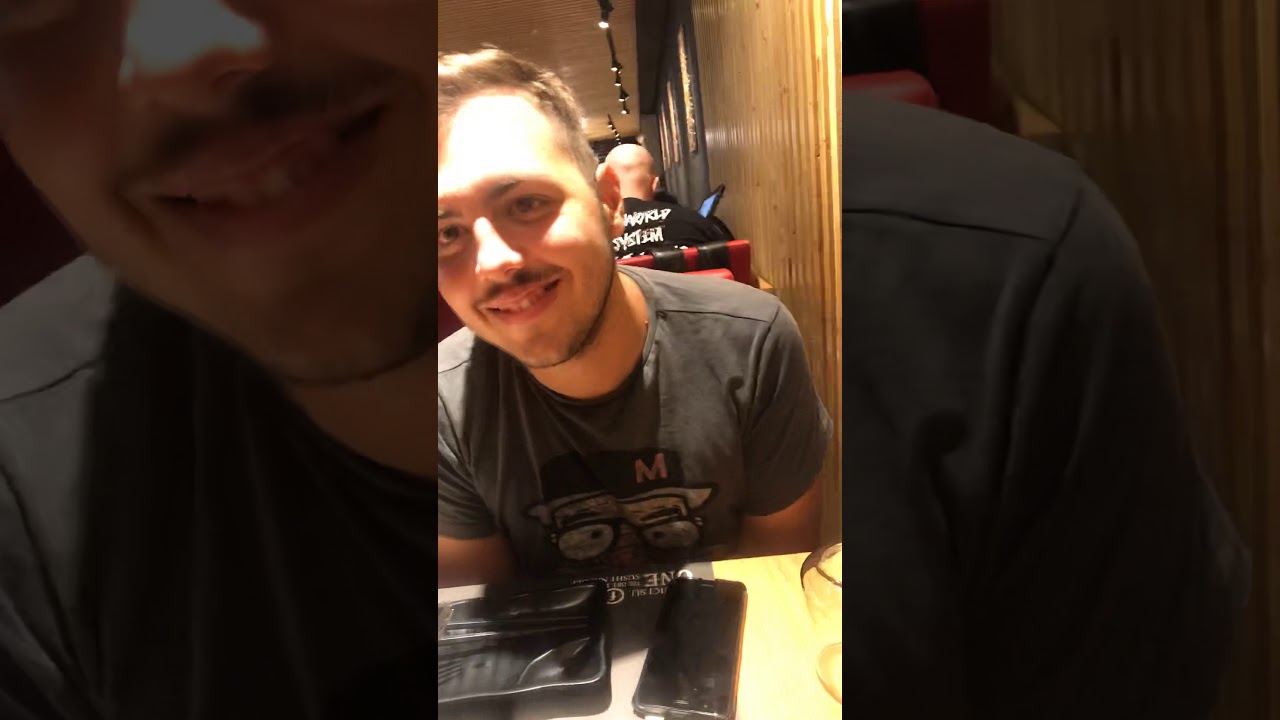 Ragazzo si eccita al sushi Tokyo challenge