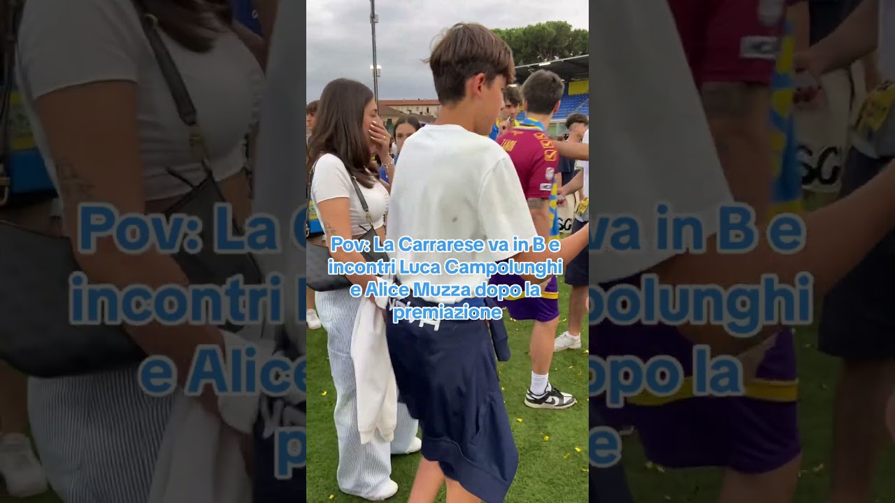 RAGAZZO TOCCA PER SBAGLIO IL SEDERE AD ALICE MUZZA 😅🤣