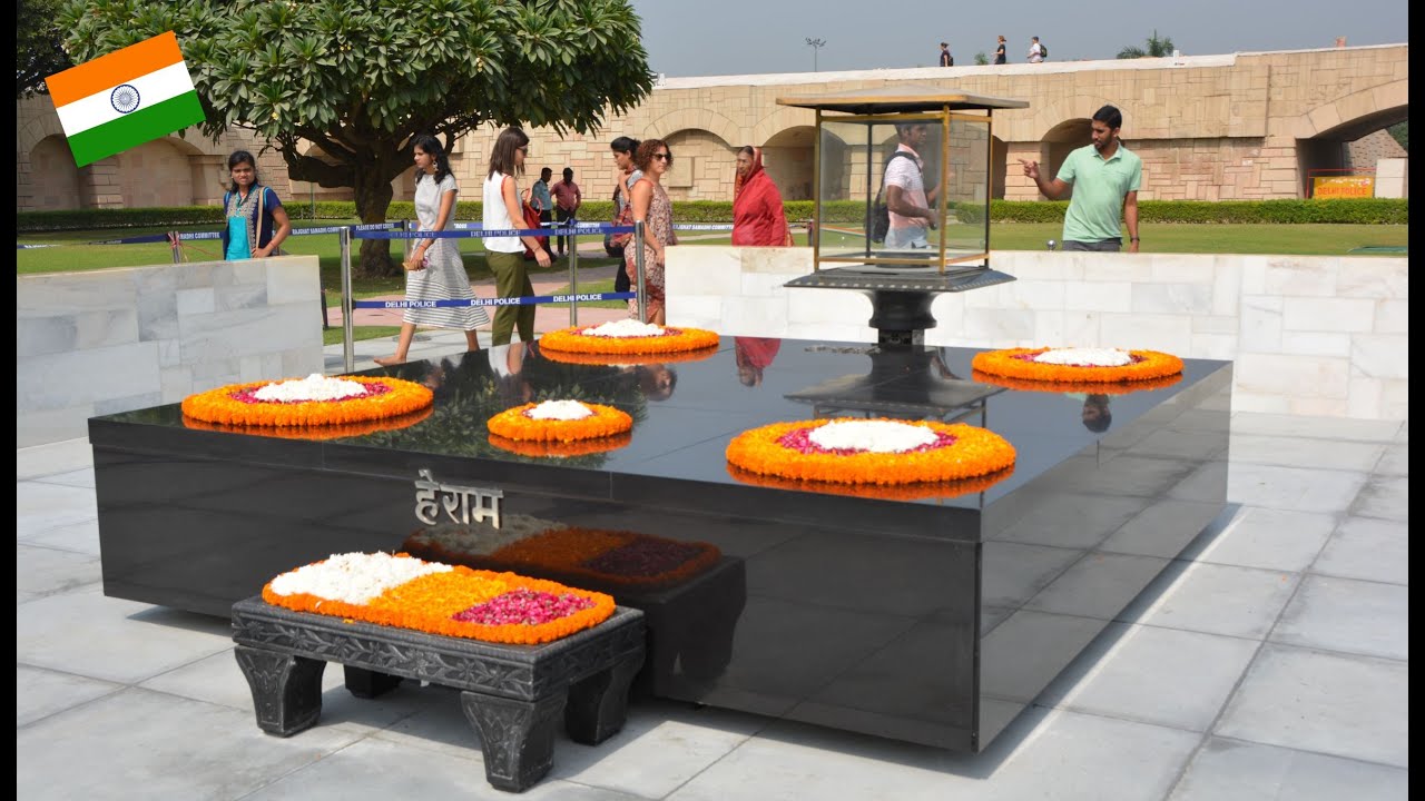RAJ GHAT (GANDHI MEMORIAL AND ETERNAL FLAME) IN DELHI (4K)