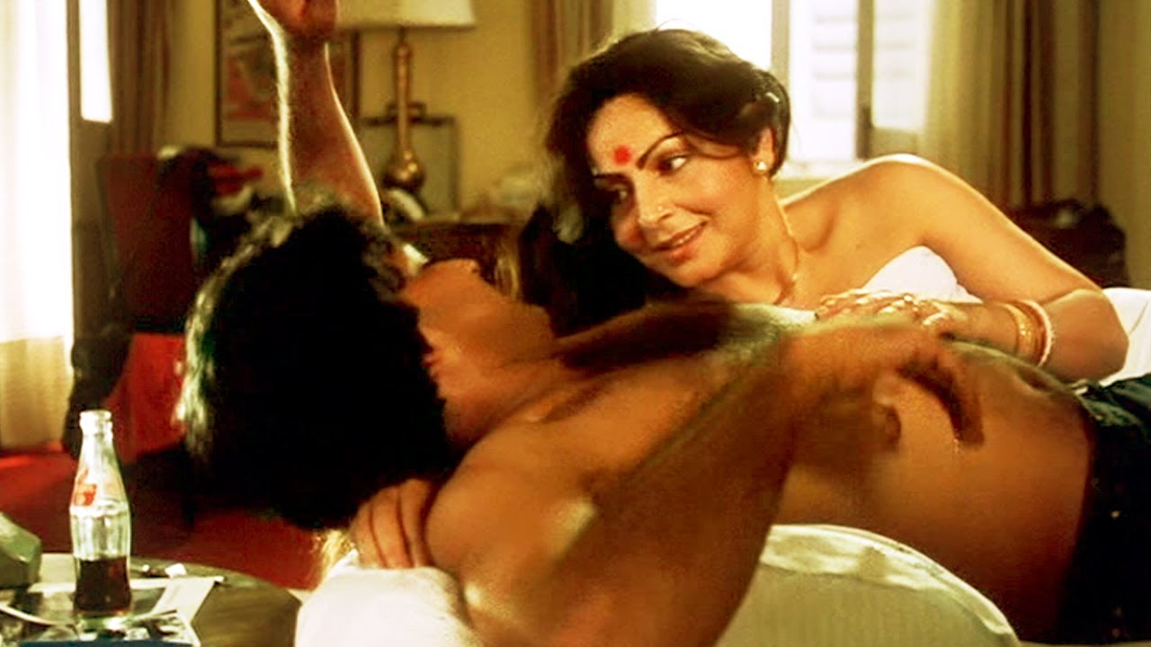 Rakhee Most Viewed Romantic Scenes - Paroma
