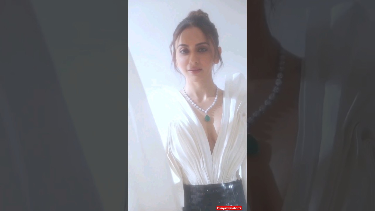 Rakul preet Singh hot photo shoot video #rakulpreetsingh #fitness #photoshoot #photography #shorts