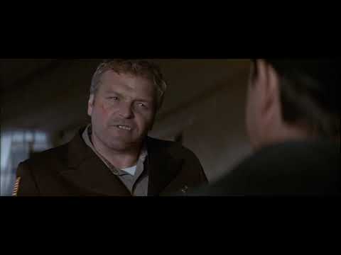 Rambo First Blood:Albay Sam Trautman polislere ramboyu anlatıyor