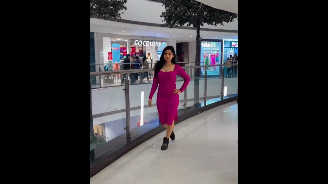 ramp walk | desi sexy | sahii bhauja | mall dance with girls | desi girl