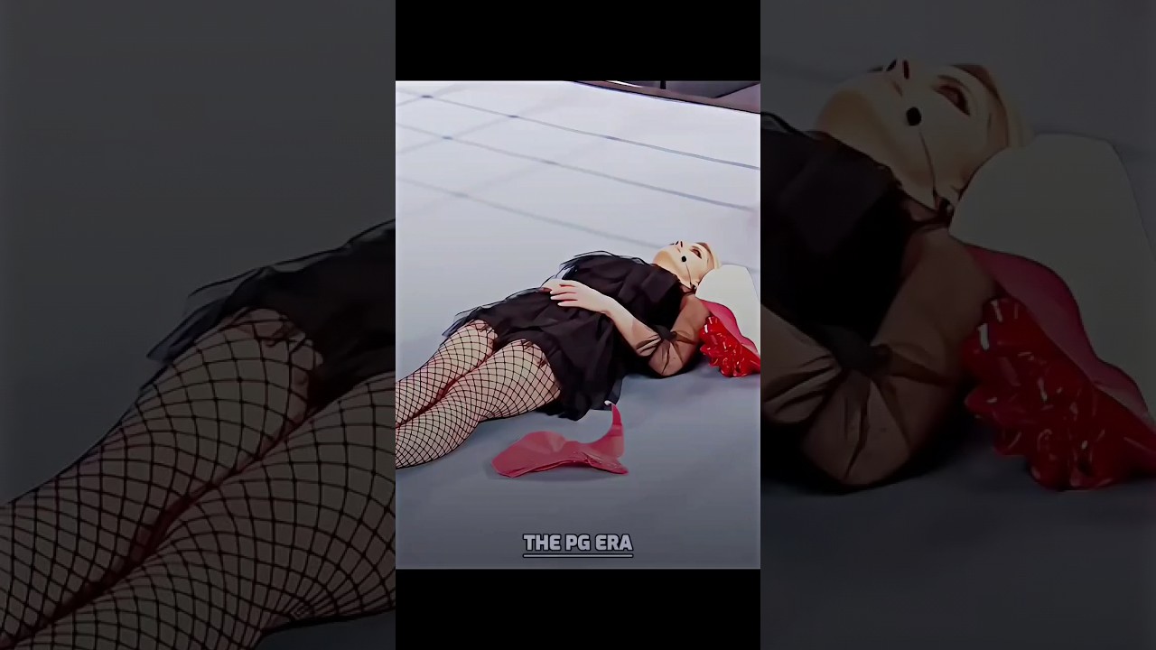 Randy Orton Burns Alexa Bliss 😱🔥 #alexabliss #randyorton  #shorts #wwe