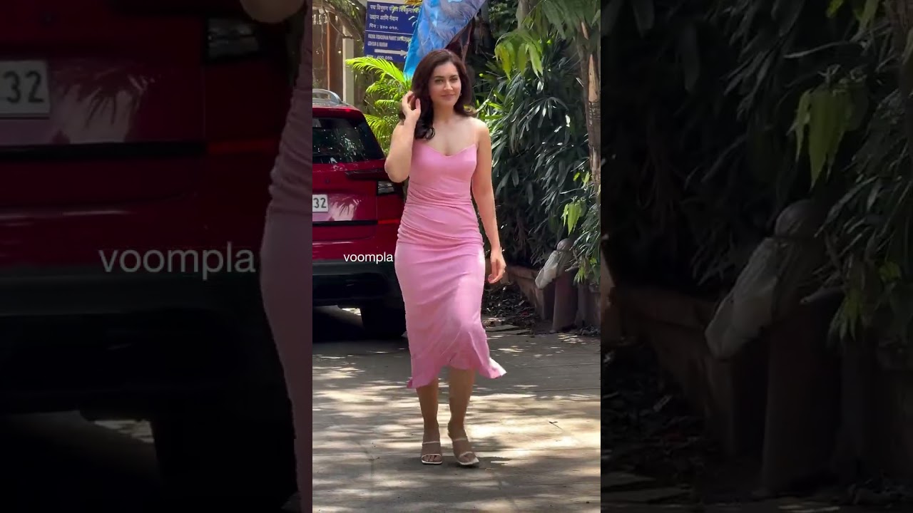 Rashi khanna ka bold and hot looks 🤫 #public #creator #live #fashion #model #feeling #shorts