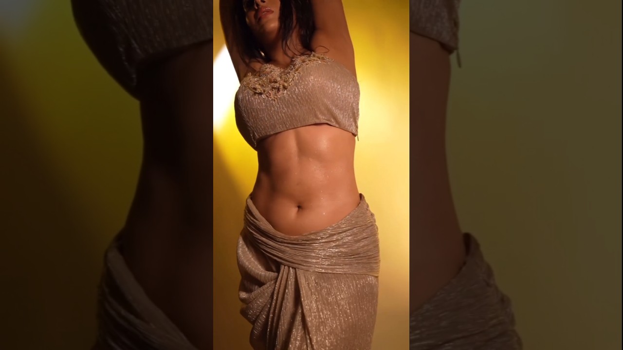 Rashi Singh Hot Navel..🔥🔥 #shorts #youtubeshorts #shortsfeed #navel #shortsvideo #cr7 #saree
