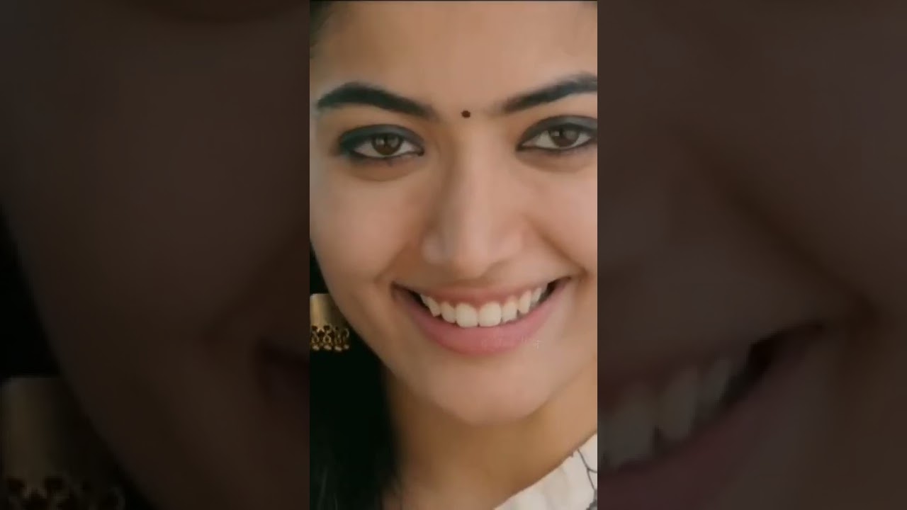 Rashmika mandana | Rashmika Mandana oops moment caught on camera #shorts