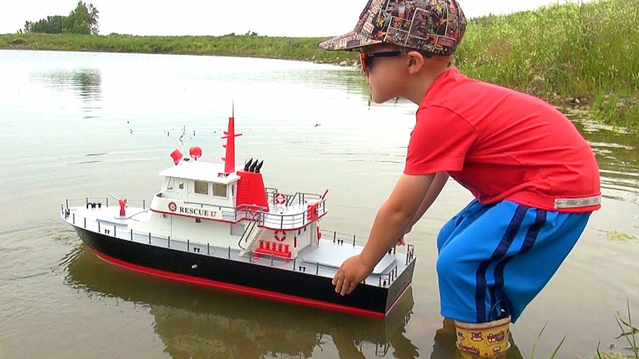 RC ADVENTURES - NEW Capt. MOE & the AquaCraft Rescue 17 Fireboat RTR 
