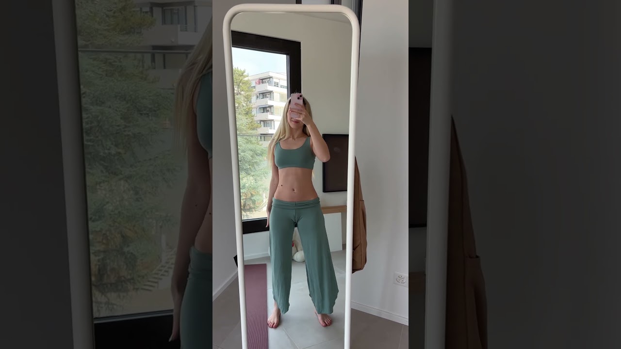 Ready for a yoga session? 😍 #stretchandflow #flexibilityflow #stretchyourself