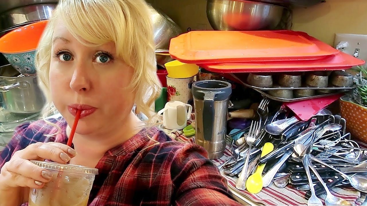 REAL LIFE KITCHEN COMPLETE DISASTER CLEANING || HANDWASHING LARGE FAMILY DISHES || CLEAN WITH ME!