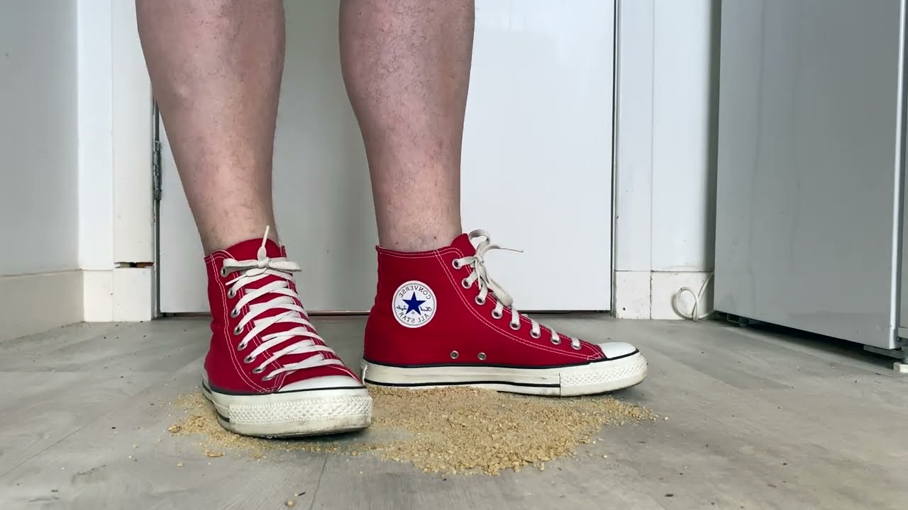 Red Converse crushing cookies
