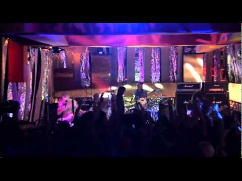 Red Hot Chili Peppers Live@Fuse 2006 One part + Interviews