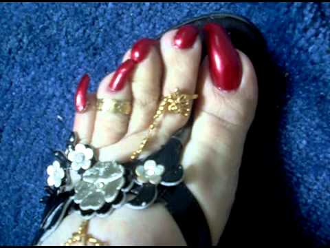 red longtoenails jwelery