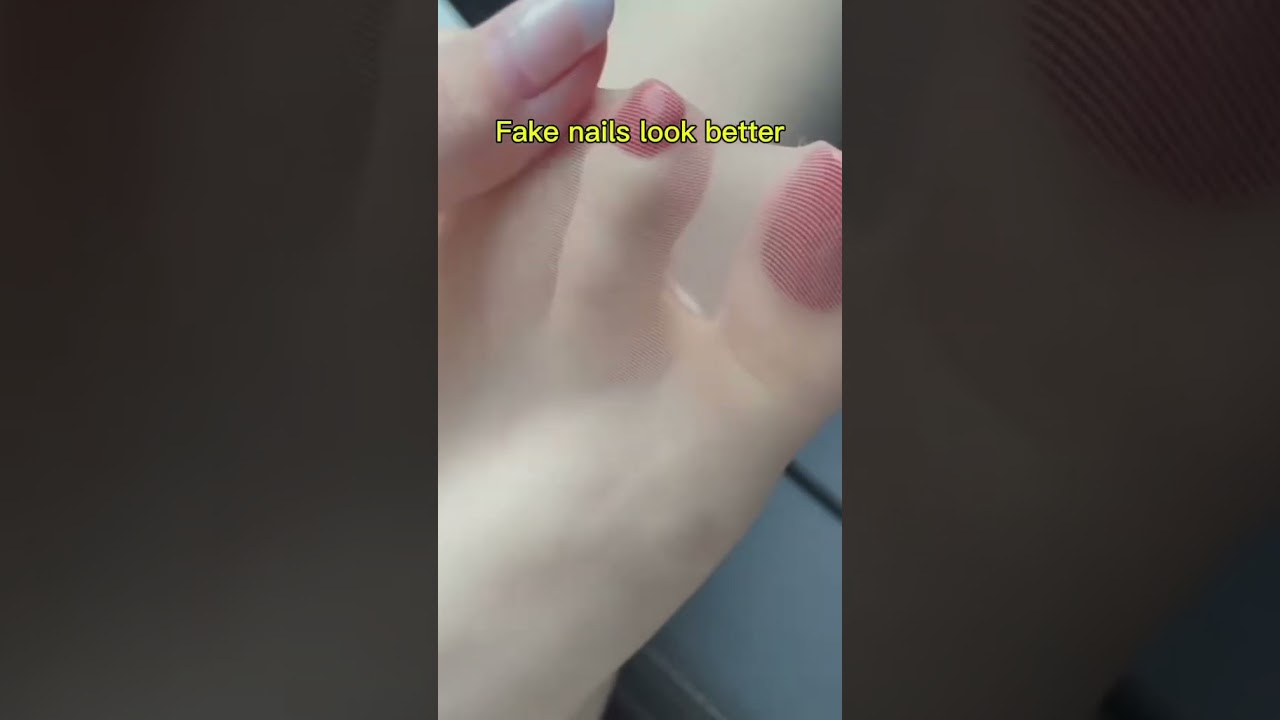 Red nails nylon toes #feet #nylon