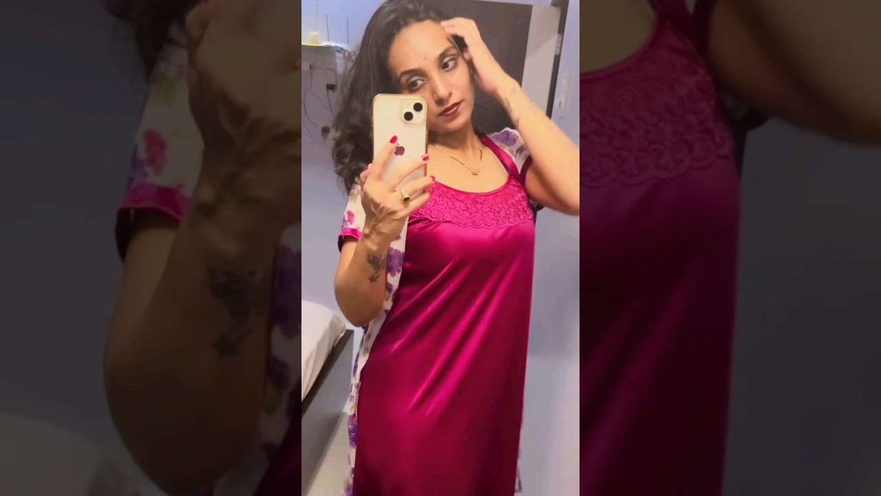 Red Nighty Aunty Show Body#ytshorts #4k_status