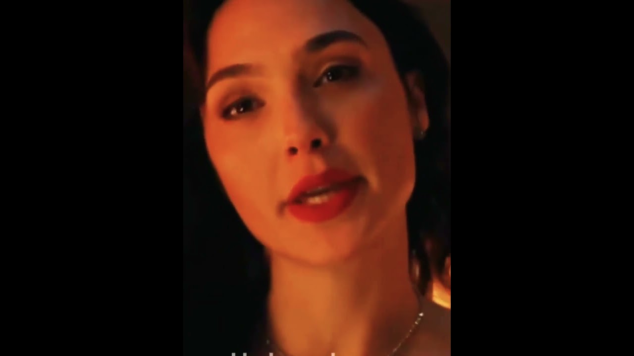 #Red notice gal gadot face expression #gal gadot status #gal gadot smile #short #viral