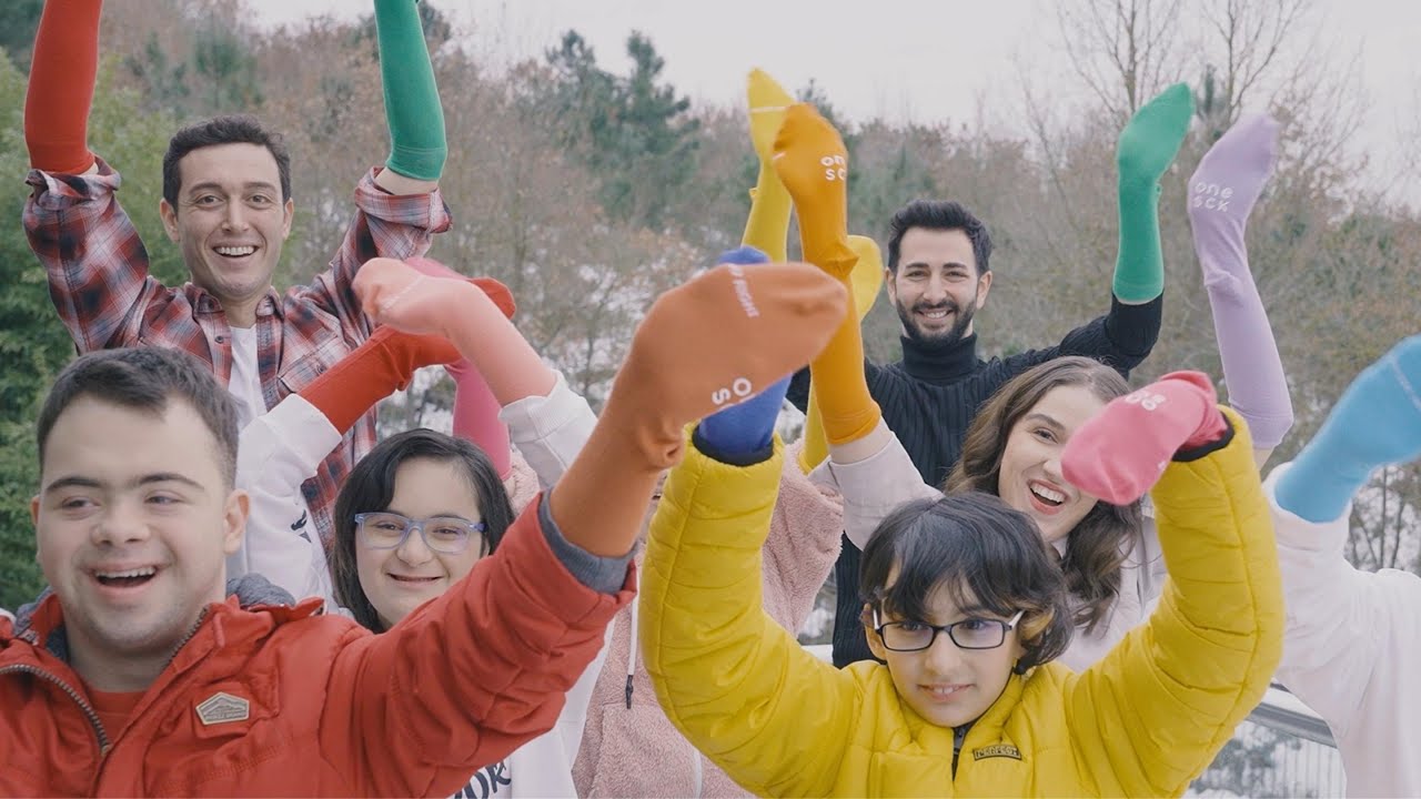 #RENGİMİZBELLİOLSUN - 21 MART DÜNYA DOWN SENDROMU GÜNÜ - RENKLİ ÇORAPLAR ELLERE