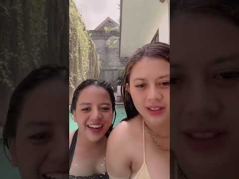 Renna Dyana Bikini At Pool