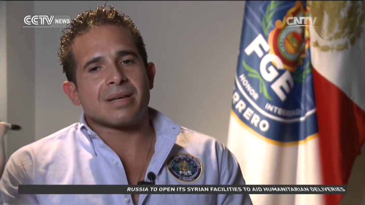 Resort town of Acapulco caught in violent drug war