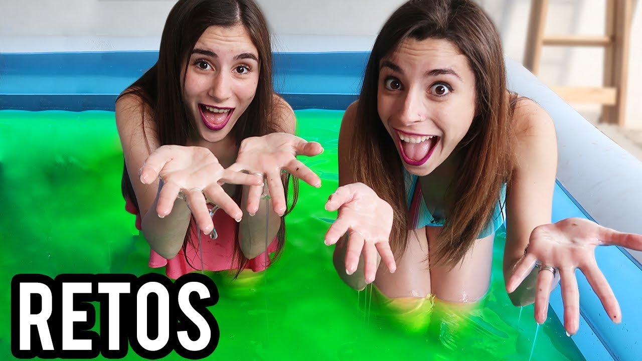 RETOS EN LA PISCINA DE SLIME CON MI HERMANA | Lyna Vlogs