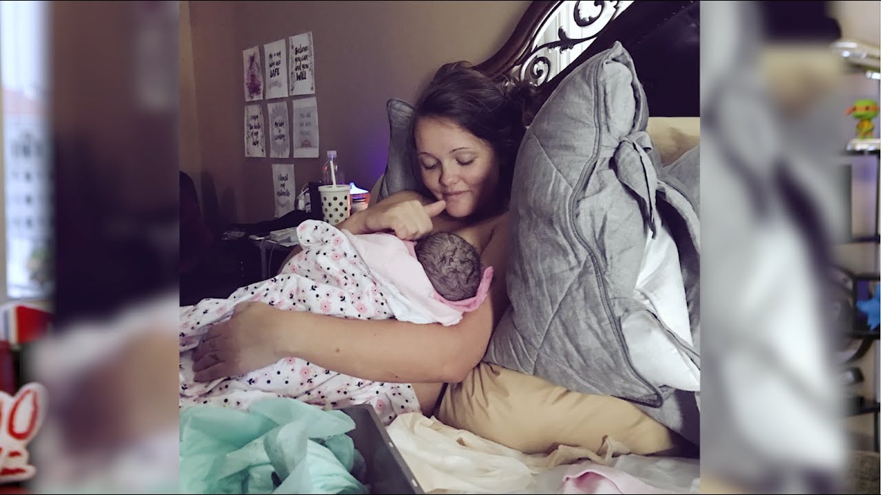 Roman Atwood and Brittney Smith Welcome BABY DAUGHTER | What's Trending Now!