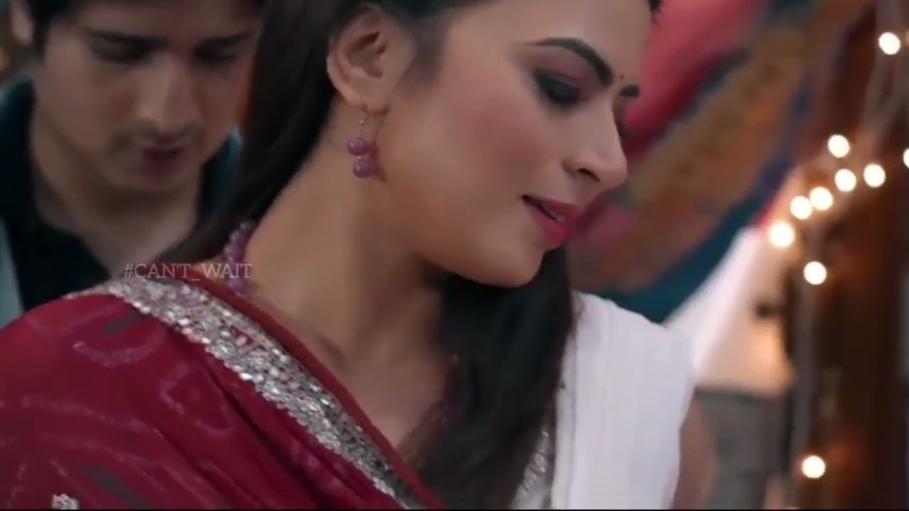 romance with customer in saree shop| hot kiss in trail room