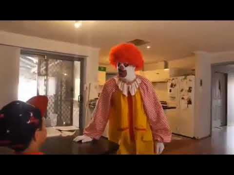Ronald McDonald borracho (Random video)
