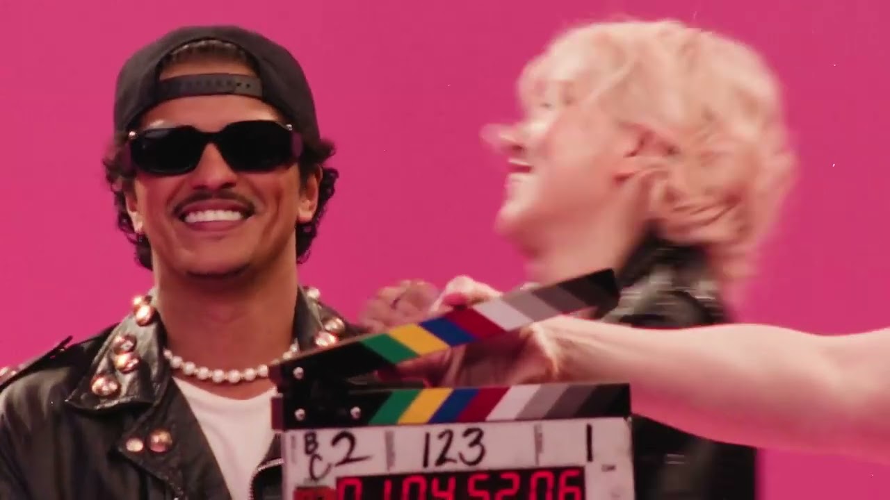 ROSÉ & Bruno Mars - APT. (Official Musicvideo)