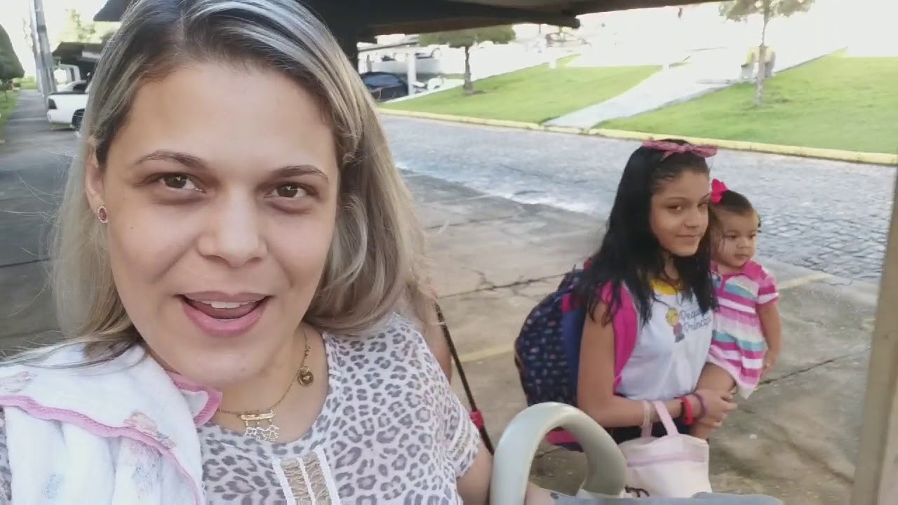 Rotina da manhã, mamãe de 3
