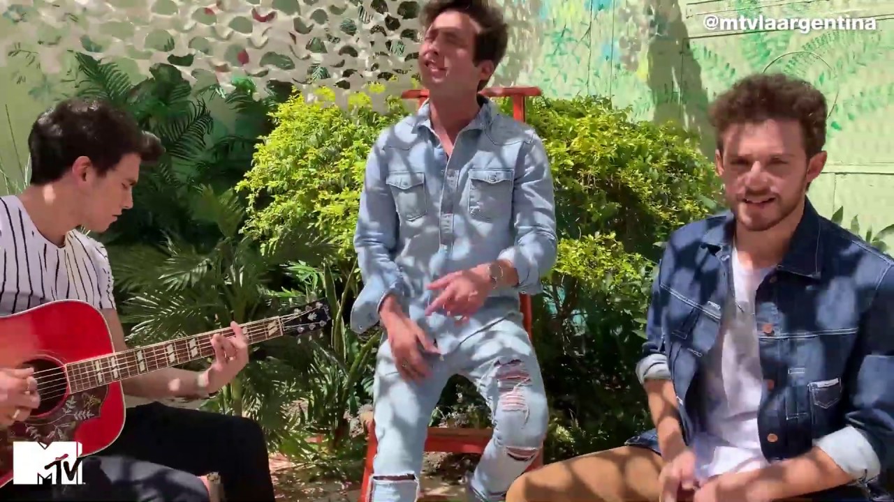 Ruggero Pasquarelli ft. MYA - Apenas son las 12 | Acústico MTV