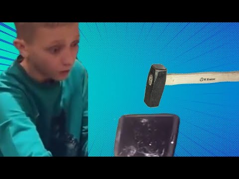 Russian kid breaks his mobile phone (Ouf Edition)