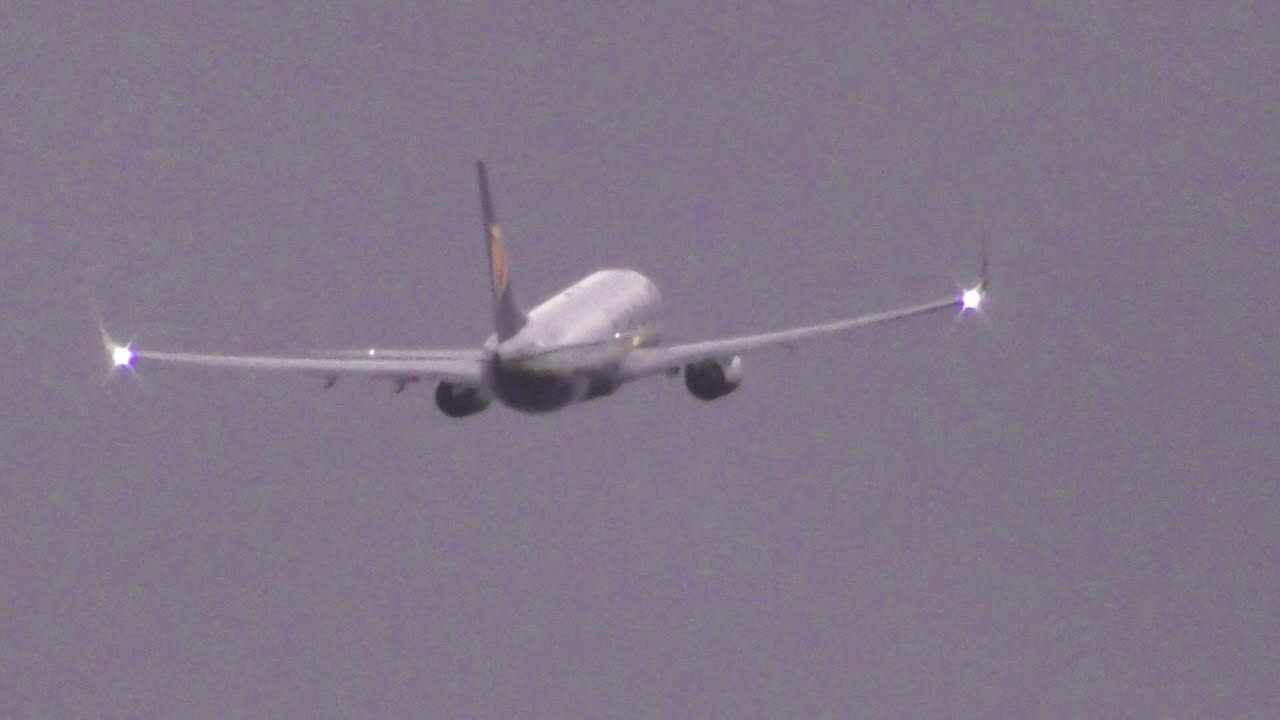 Ryanair 737 elfef takesoff 2 Milan from London Stansted Airport 1dec15 416p