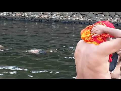 sabarimala Pamba River bathing, before climbing to Aayappan Hill...