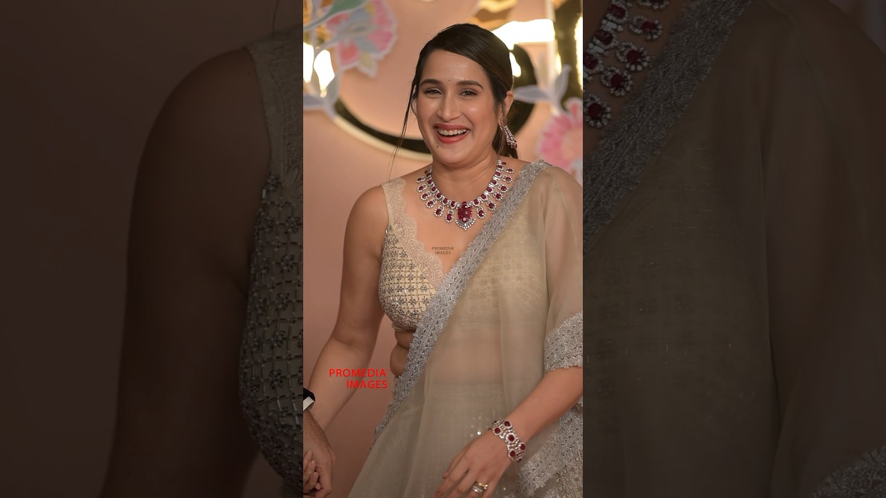 Sagarika and Zaheer Khan were feeling in love at Ambani's Wedding | ProMedia