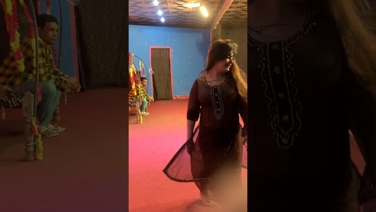 Sajna Chaudhary Hot Mujra Dance #stagedrama #mujra #youtubeshorts #sajnach #comedy