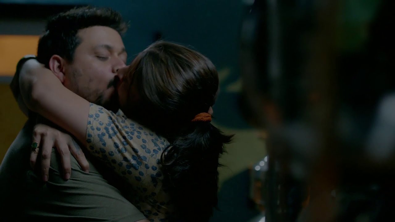Samantar Movie Hot Deep Smooch