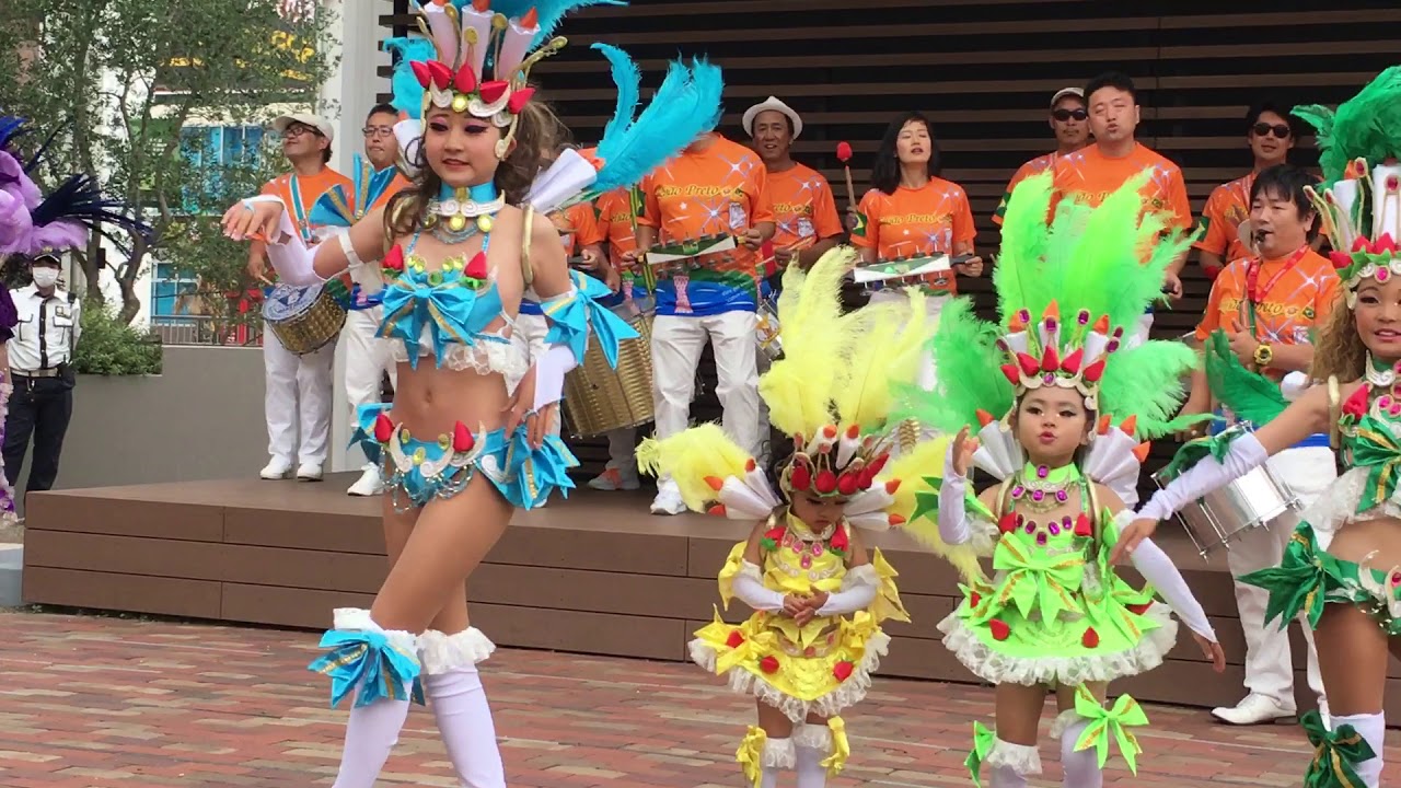 楽しいサンバのステージ☆　神戸でサンバショー☆　SAMBA CARNIVAL (サンバカーニバル)