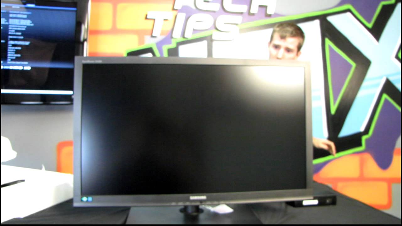 Samsung SyncMaster 27IN 2560x1440 LED PLS LCD Monitor Unboxing & First Look Linus Tech Tips
