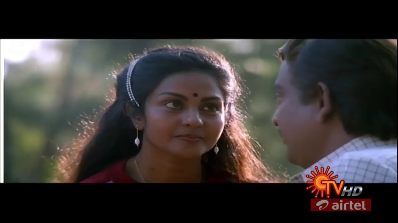 Sangeetha old actress hot in two piece
