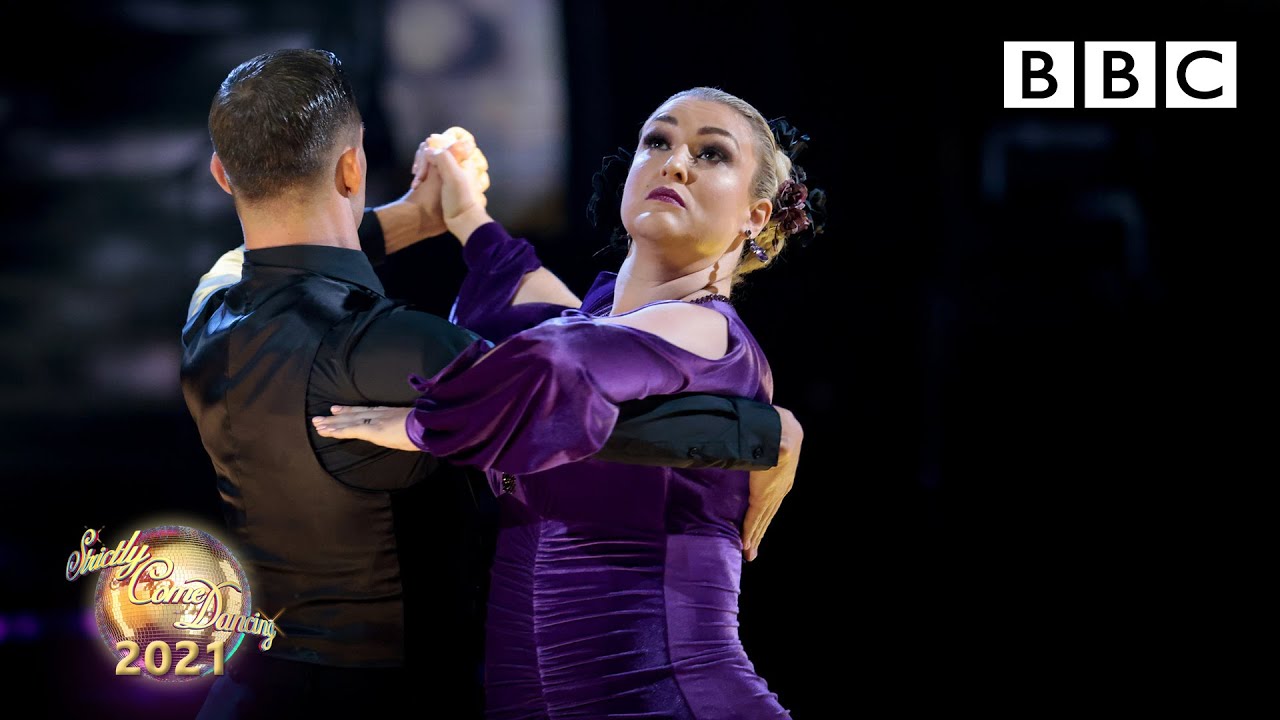 Sara Davies and Aljaž Skorjanec Tango to Por Una Cabeza by Carlos Gardel ✨ BBC Strictly 2021