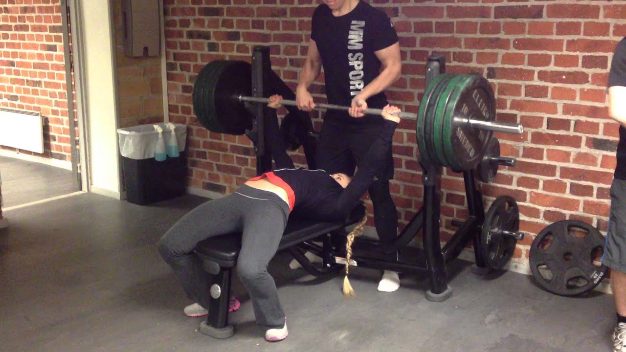 Sarah Backman benchpress 100kg / 220lbs