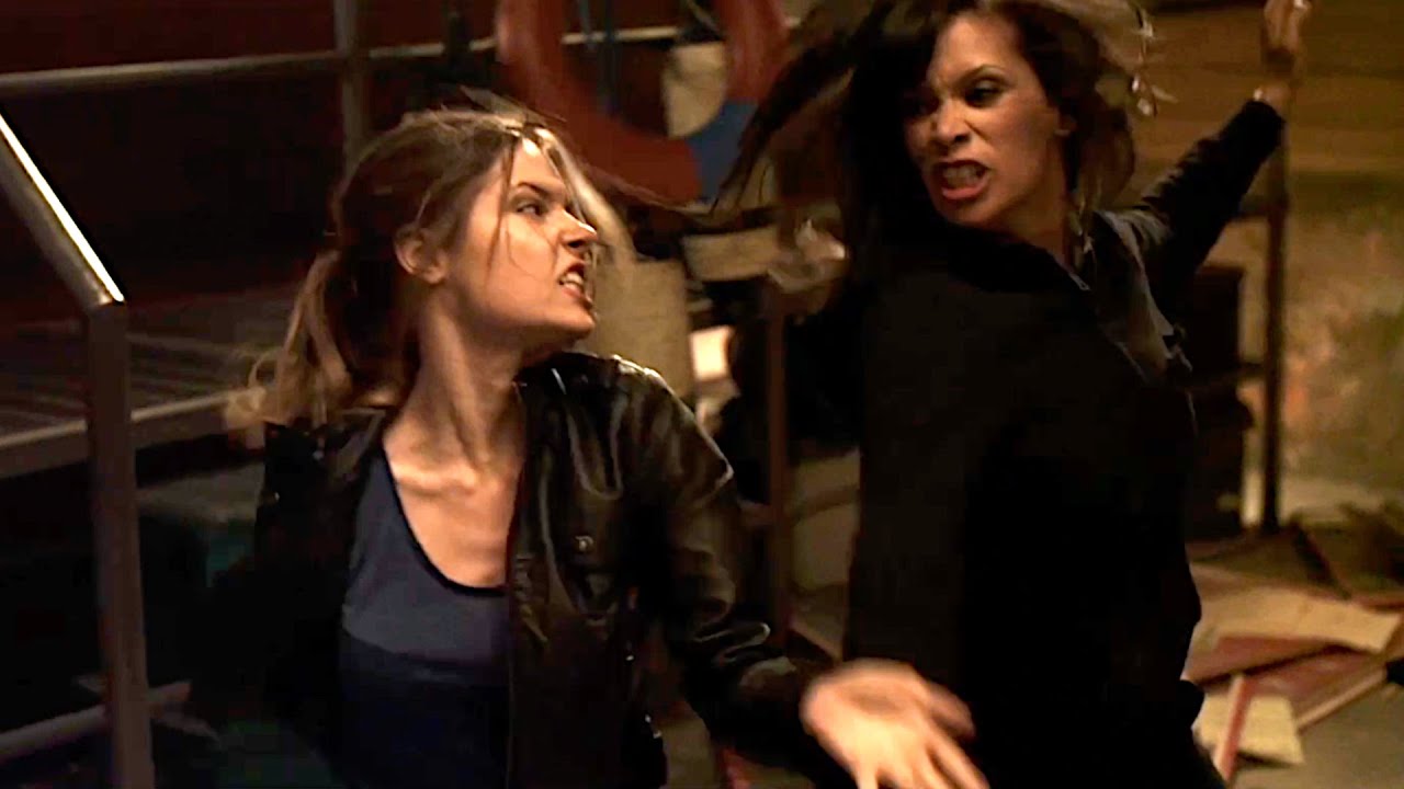 Sarah Montgomery vs. Female Assassin [True Justice - S2E10 - 