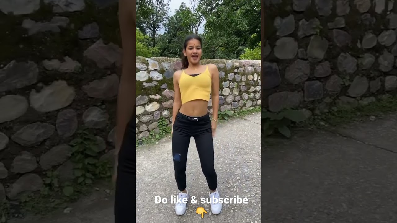 saree navel queen🔥 #saree #beauty #tiktok #navel🔥 #addicted #Indian #reels #trends #dance #backless